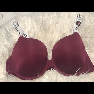 Victoria’s Secret t -shirt bra 36C